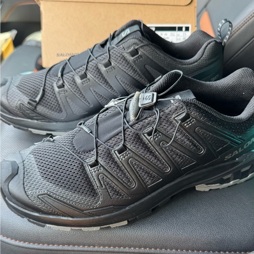 Salomon Trail Running Hiking Shoes. Men 11.5.New